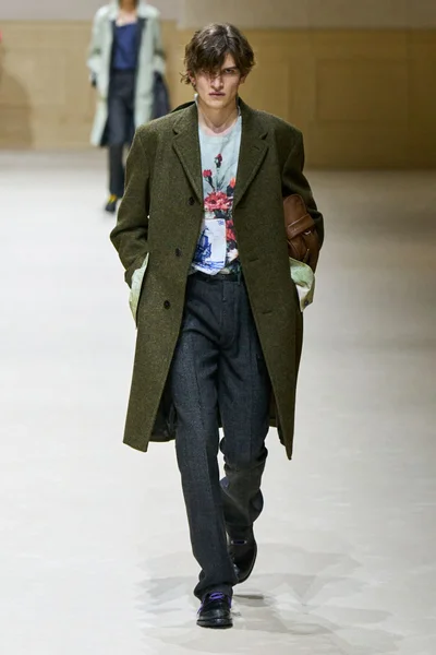 Look 46
